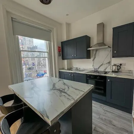 Charming 1 Bed Apt Opposite St Patricks Cathedral Lejlighed Dublin